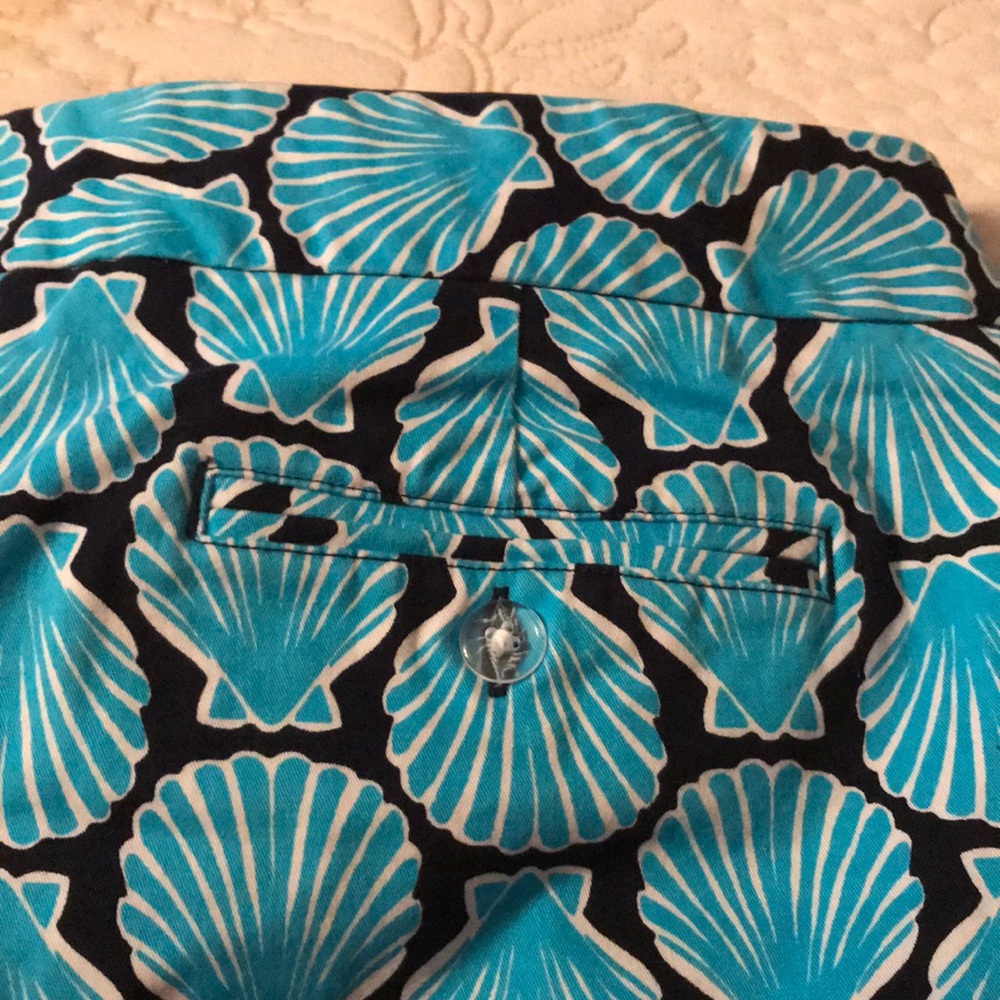 Scalloped shorts - Picture 3 of 5